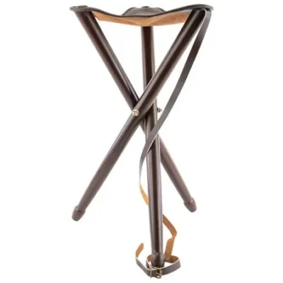 hunting stool 3 legged wood 60 cm taburete caza y defensa.webp
