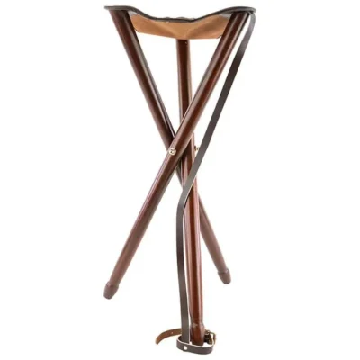 hunting stool 3 legged wood 70 cm taburete caza y defensa.webp