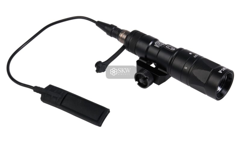 linterna tactica m300w 120 lumens element.jpg