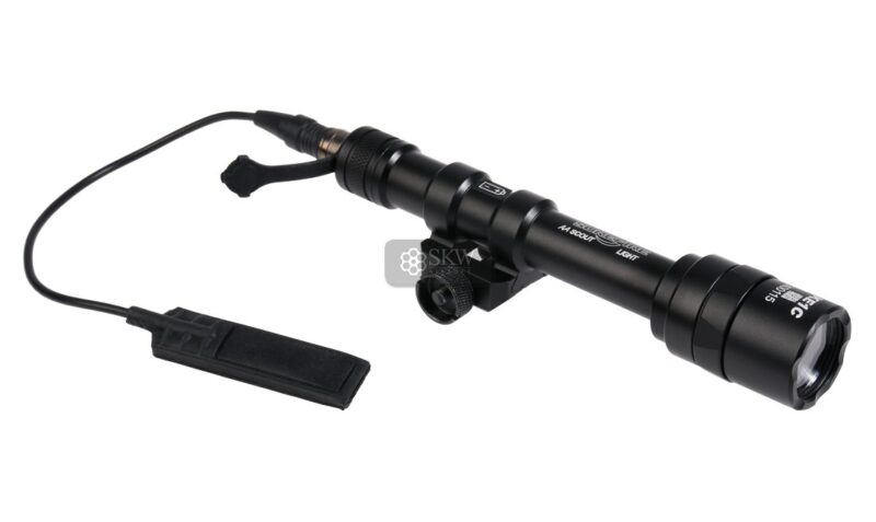 linterna tactica m600aa 200 lumens element.jpg
