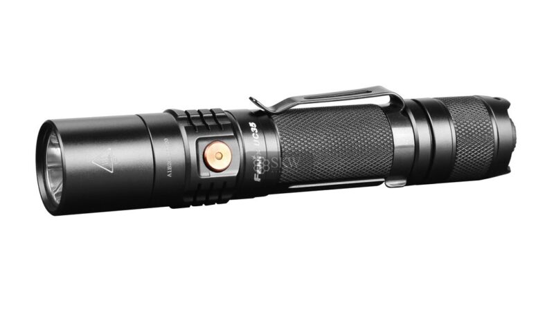 linterna uc35 960 lumens fenix.jpg